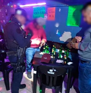 ¡POLICÍA ESTATAL  ACTIVA OPERATIVO EN BARES Y CANTINAS!