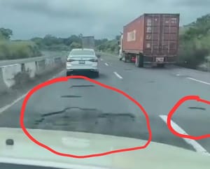 ¡PUROS HOYOS Y BACHES EN LA AUTOPISTA VERACRUZ-XALAPA!