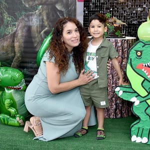 DAMIÁN FESTEJA SUS CUATRO AÑOS CON UNA DINOFIESTA!