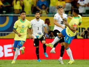 ¡BRASIL NO PUEDE CON URUGUAY Y EMPATA 1-1!