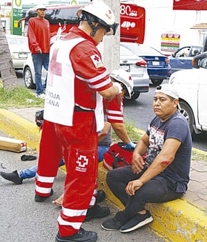 ¡CASI SE DESCHONGAN AL ANDAR CHOCANDO!