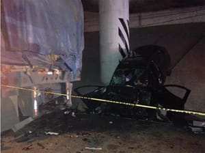 ¡Y OTRO CHOQUE MORTAL CONTRA UN TRAILER! - LO DEJA ESTACIONADO EN LA CARRETERA *UN MUERTO Y TRES HERIDOS EN MOLOACÁN