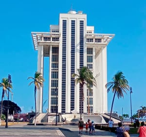 ¡LA OTRA TORRE! - *Claudia contempla marcha atrás a la descentralización y revisa el destino del emblemático edificio del Malecón