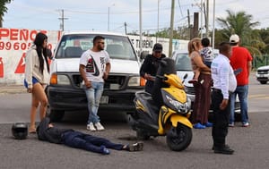 ¡CAMIONETÓN LE DA UN EMPUJÓN A MOTORIZADO!