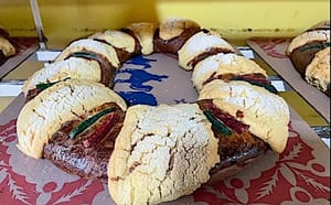 ¡GASTAN HASTA 900 PESOS POR UN ROSCA DE REYES!