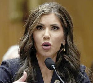 ¡KRISTI NOEM ES NOMINADA POR TRUMP PARA LA SECRETARÍA DE SEGURIDAD NACIONAL DE EU!