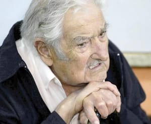 ¡MUJICA ANUNCIA LA EXTENSIÓN DEL CÁNCER!