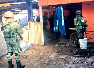 ¡ASEGURAN ARSENAL EN OPERATIVO EN HUEYAPAN DE OCAMPO!