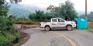 ¡CAMIONETA DE MERCADO LIBRE CAYÓ A UN PROFUNDO BARRANCO!