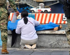 ¡ABUELITA FALLECIÓ VIENDO EL MAR EN EL MALECÓN!