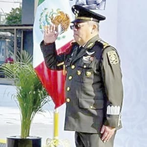 ¡DESIGNA DEFENSA AL GENERAL MAXIMILIANO CRUZ COMO CONTRALOR!