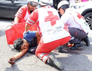 ¡ENCUENTRAN A JOVEN ATACADO A NAVAJAZOS!