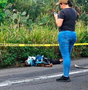 ¡PEATÓN SE VA AL CIELO ATROPELLADO POR CAFRE!