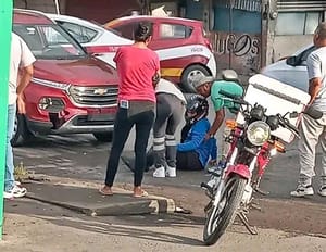 ¡CAMIONETÓN APACHURRÓ A REPARTIDOR DE TORTILLAS!