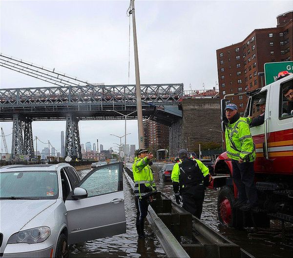 ¡EMERGENCIA POR LLUVIAS EN NUEVA YORK!