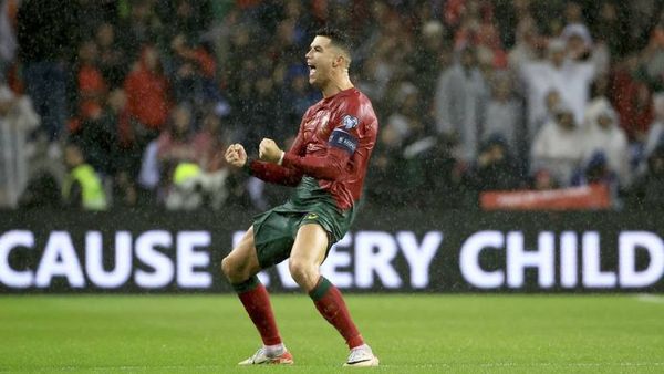 Cristiano Ronaldo anota doblete y... ¡PORTUGAL VA A LA EUROCOPA!