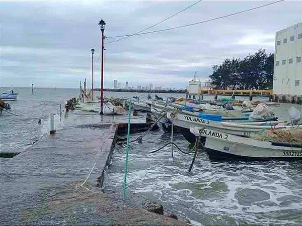 CIERRAN EL PUERTO! -Las Bahías Norte a la Navegación Menor y Mayor, y en la Sur a la Menor