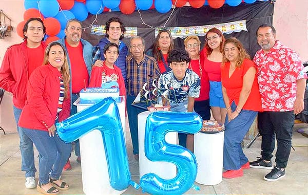 JUNTO CON SU GRAN FAMILIA JOSÉ LUIS FESTEJA SUS CUMPLEAÑOS 75!