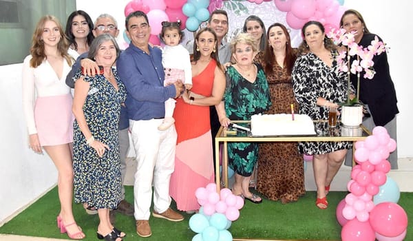 VEVA FESTEJA EN FAMILIA!