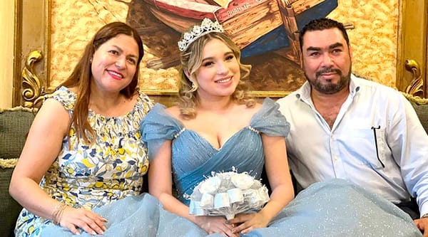 CONSTANZA MEJÍA MORALES CELEBRA SUS 15 AÑOS!