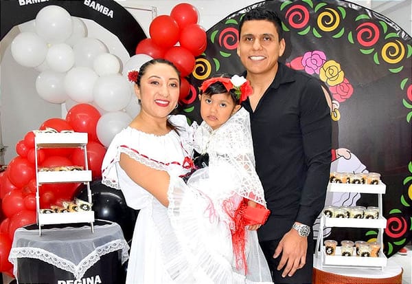 EN SU FIESTA DE 3 AÑOS REGINA ES UNA HERMOSA JAROCHA!