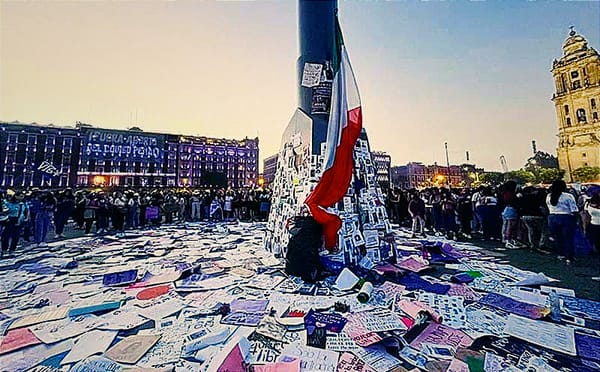 ¡PONEN LA BANDERA EN EL ZÓCALO!