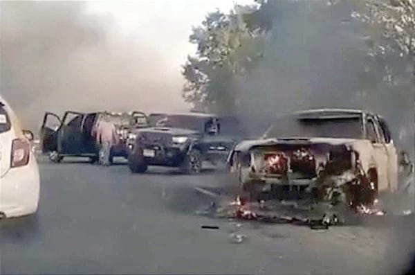 ¡JORNADA VIOLENTA EN SLP, JALISCO Y CHIAPAS! - *En San Luis dejan 5 cuerpos frente al palacio municipal