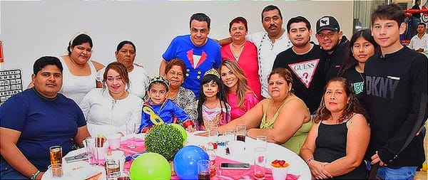 CONSTANZA Y RODOLFO CELEBRAN CUMPLECOMBO!