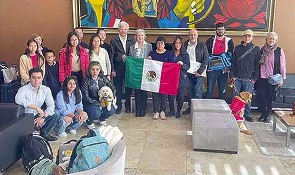 ¡REGRESAN LOS DIPLOMÁTICOS! - CIERRAN LA EMBAJADA EN QUITO