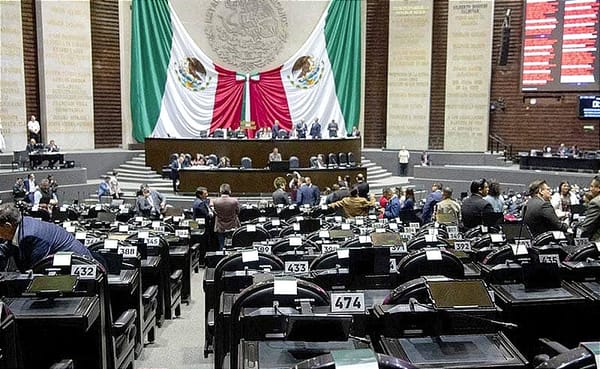 ¡SÓLO 382 DE LOS 900 CANDIDATOS A DIPUTADOS FEDERALES CUENTAN CON ESTUDIOS DE LICENCIATURA!