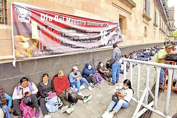 ¡CNTE, CON SUELDAZOS Y QUIEREN ALZA DE 100%!