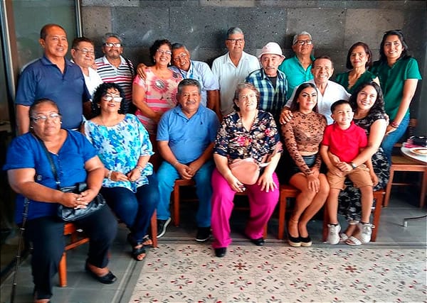 DE CUMPLEAÑOS FERMÍN CABRERA! - *AMENO DESAYUNO EN EL CAFÉ LA PARROQUIA...