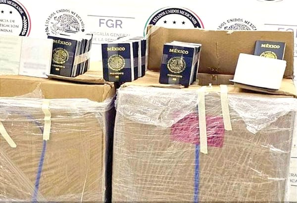 ¡CAEN DOS POR LOS PASAPORTES ROBADOS! - ABANDONARON DOS CAJAS CON 1 MIL 328 LIBRETAS