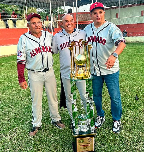 ¡GIGANTES SE PREPARA PARA SIGUIENTE TORNEO! - *Los directivos felices por el tricampeonato