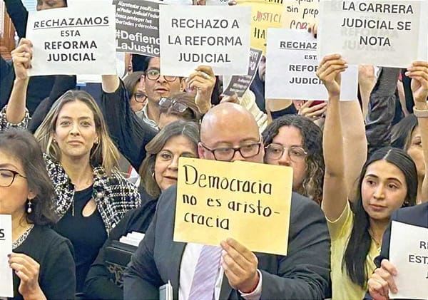 ¡TRABAJADORES REVIENTAN SESIONES EN CORTE Y EL CONSEJO DE LA JUDICATURA!