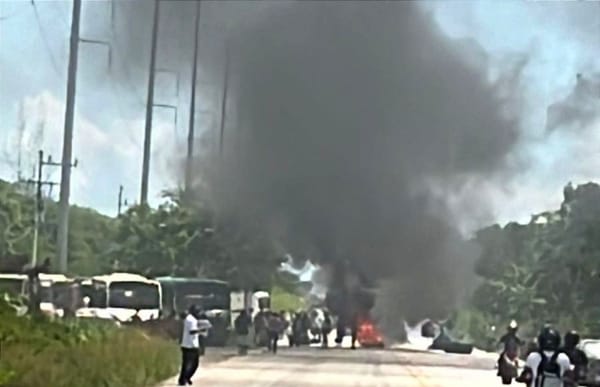 ¡DESALOJO DESATA BLOQUEO Y TRIFULCA EN TULUM!