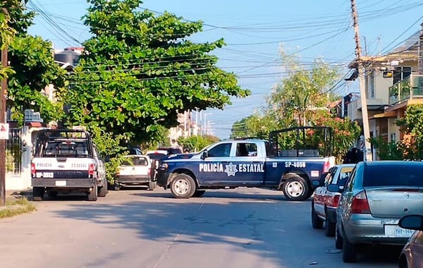 ¡ACTIVAN “CÓDIGO ROJO” POR EL SECUESTRO DE UNA MUJER EN POZA RICA! - *DURANTE LA MOVILIZACIÓN UN POLICÍA SE DIO UN BALAZO CON SU ARMA