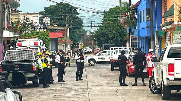 ¡ASESINÓ A PUÑALADAS A SU MAMÁ Y PAPÁ! - Unidad Habitacional El Trébol, en Orizaba