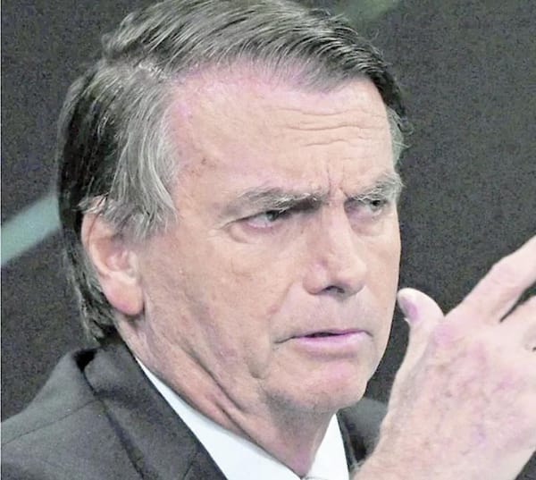 ¡BOLSONARO CALIFICA DE "DICTADOR" A JUEZ QUE BLOQUEÓ LA RED SOCIAL X EN BRASIL!