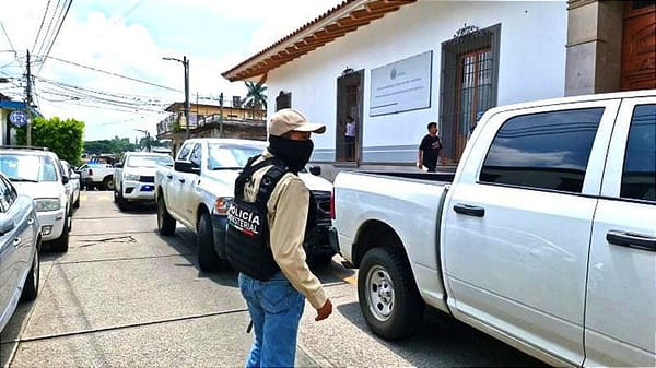 ¡LOS LIBERAN! - *Y QUE SE MANTENGAN LEJOS