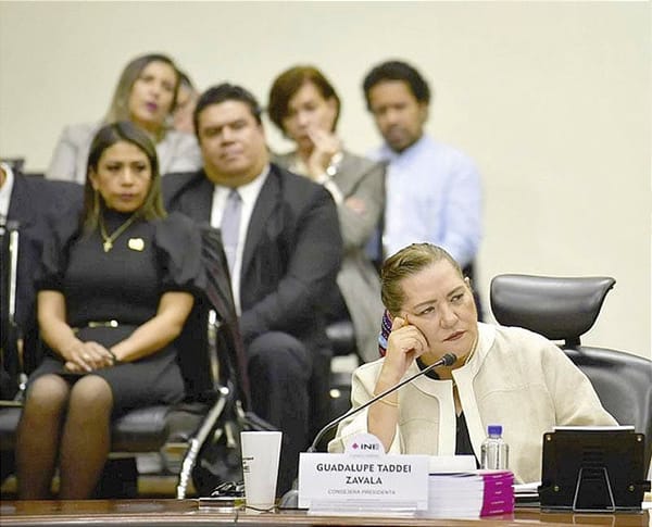 ¡CUESTIONAN A GUADALUPE TADDEI SOBRE LA CONTRATACIÓN DE SU HIJO EN LA PONENCIA DE YASMÍN ESQUIVEL!