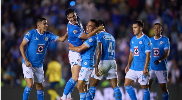 ¡CRUZ AZUL SE MANTIENE EN LA CIMA!