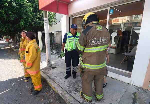 ¡HACE “CORTO” LAVADORA Y SE DESATA CONATO DE INCENDIO!