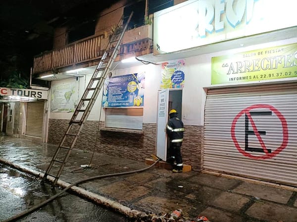 ¡SE INCENDIÓ EL SALÓN ARRECIFES!