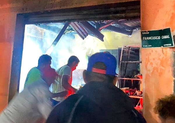 ¡EXPLOTA TANQUE DE GAS EN PUESTO DE LOS TACOS!