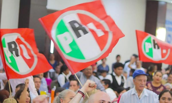 ¡LLUVIA DE QUEJAS! - *Truenan trabajadores del PRI