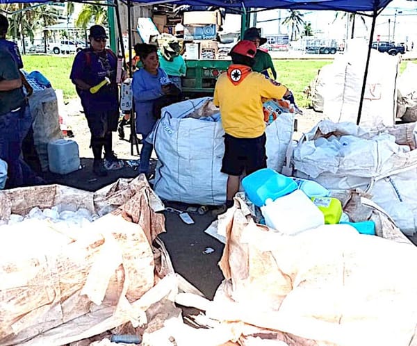 ¡RECICLAN 400 TONELADAS DE MATERIALES!