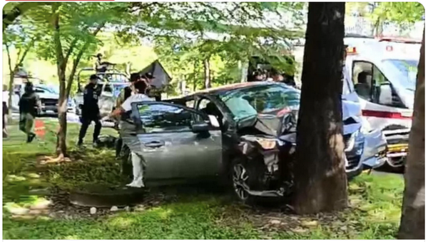 ¡BALEAN  A FAMILIA CERCA DE UN PARQUE EN VILLAHERMOSA!