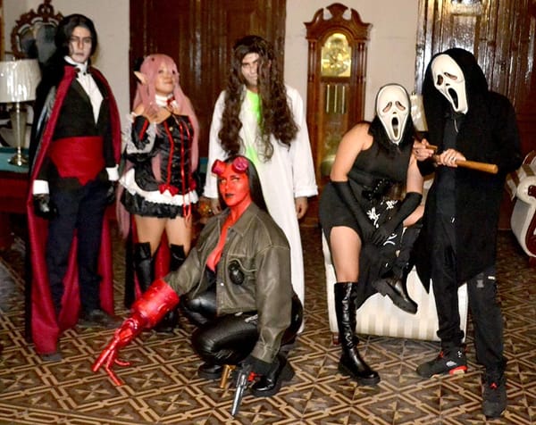 LOS COSPLAYERS TRAEN HALLOWEEN A NOTIVER