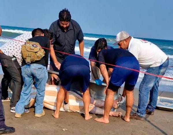 ¡TURISTA MUERE AHOGADO EN PLAYA DE CHACHALACAS!